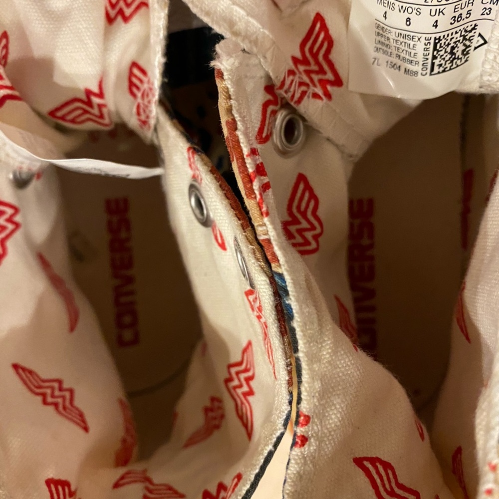 Converse Allstar Chuck Taylor unisex high top “Wonder Woman” sneakers - Picture 3 of 16